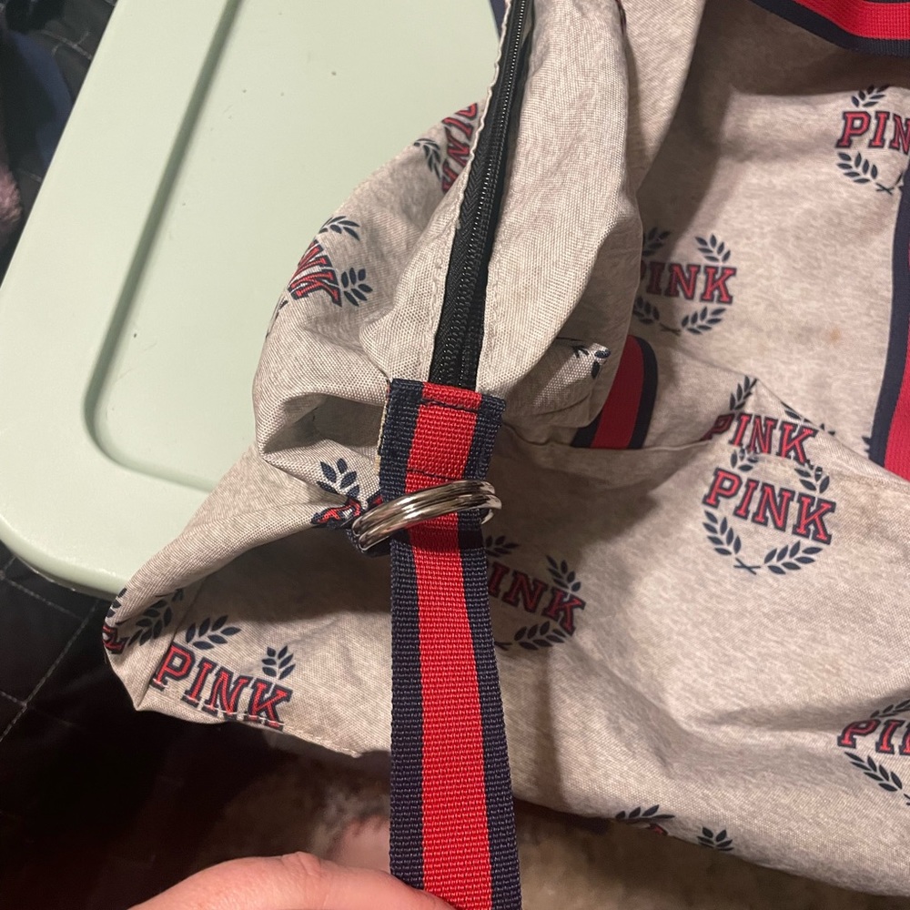 Pink duffel bag - Picture 5 of 5